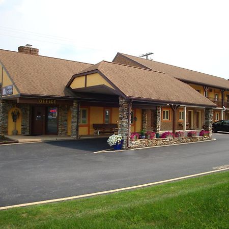 Soudersburg Inn & Suites Lancaster Ronks Exterior photo