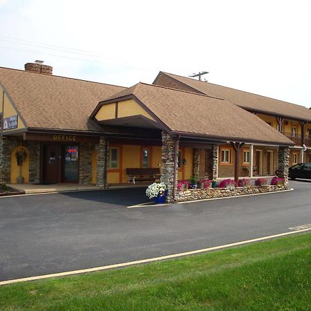Soudersburg Inn & Suites Lancaster Ronks Exterior photo