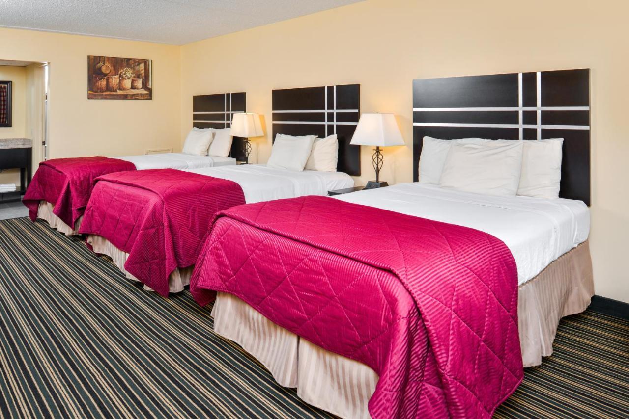 Soudersburg Inn & Suites Lancaster Ronks Exterior photo