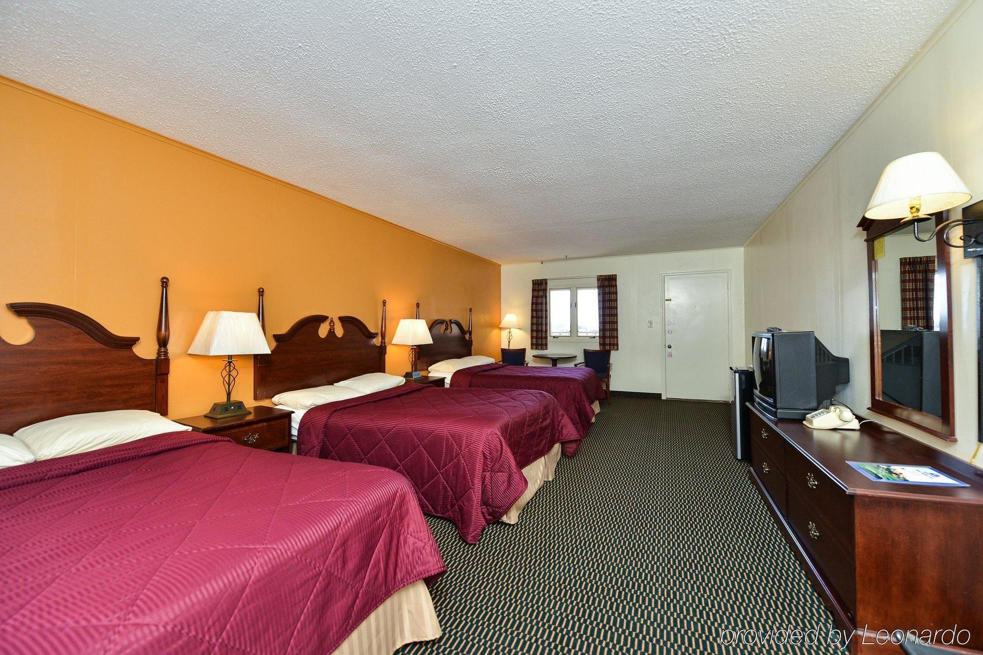 Soudersburg Inn & Suites Lancaster Ronks Exterior photo