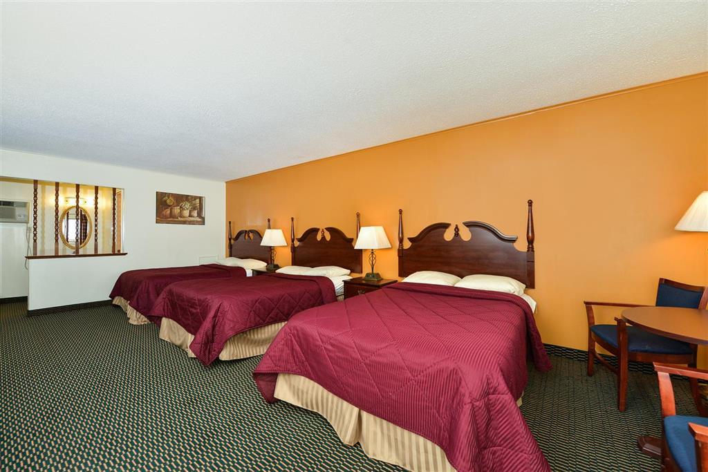 Soudersburg Inn & Suites Lancaster Ronks Room photo