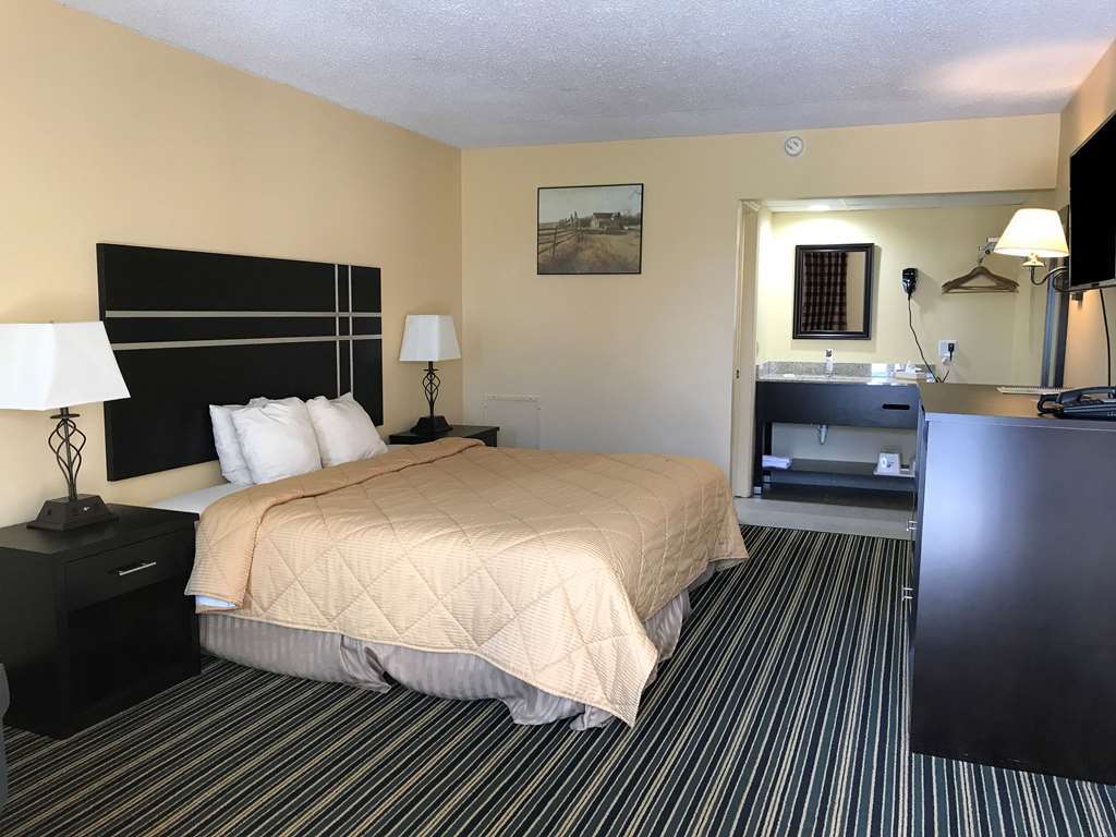 Soudersburg Inn & Suites Lancaster Ronks Room photo