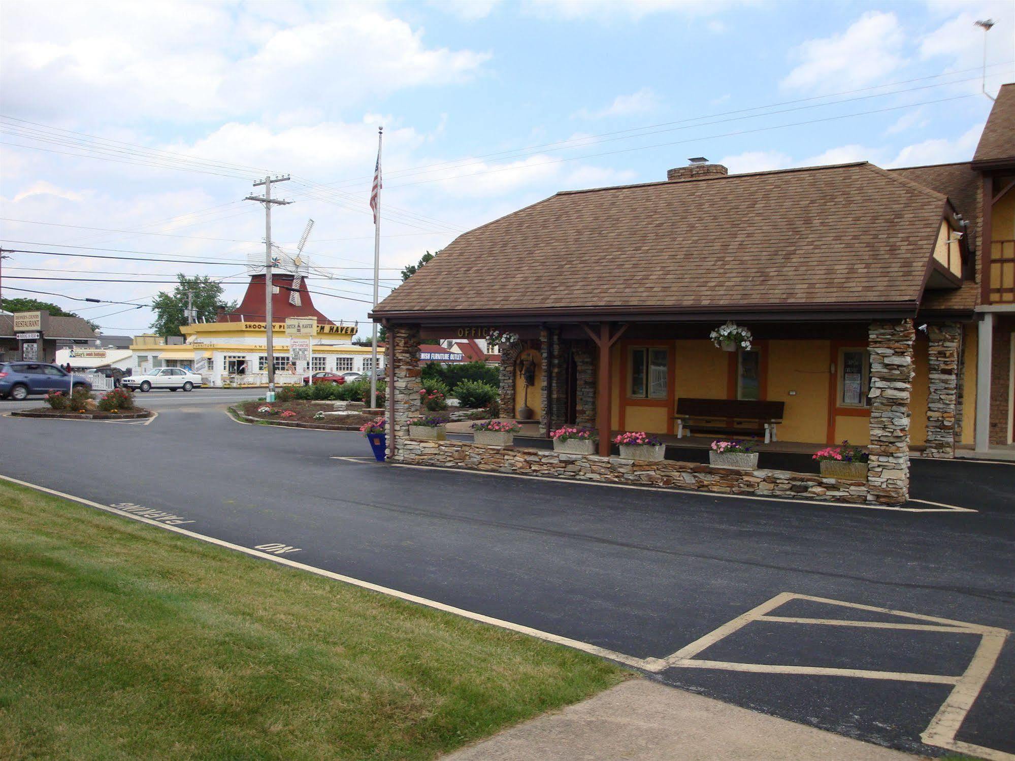 Soudersburg Inn & Suites Lancaster Ronks Exterior photo
