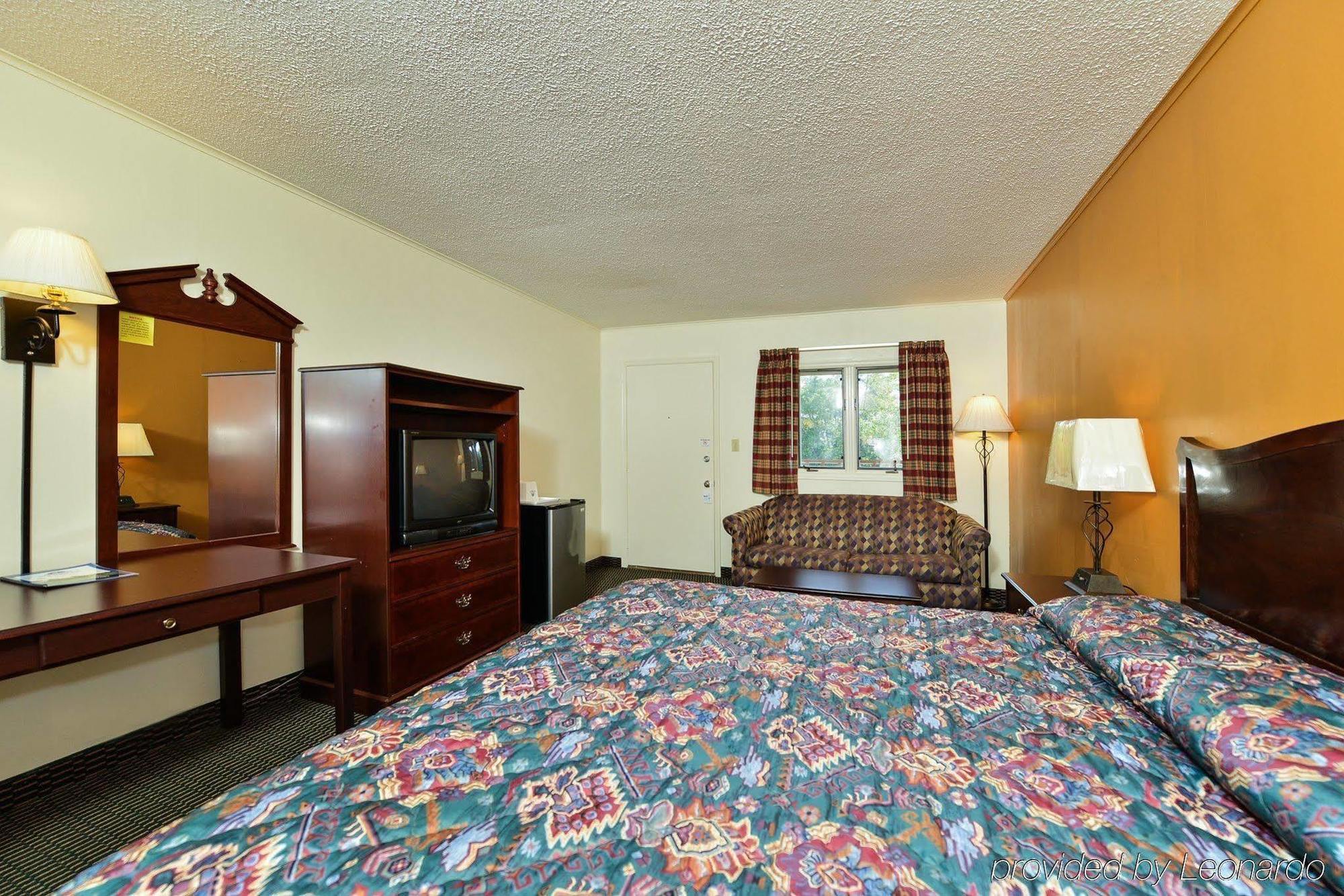 Soudersburg Inn & Suites Lancaster Ronks Exterior photo